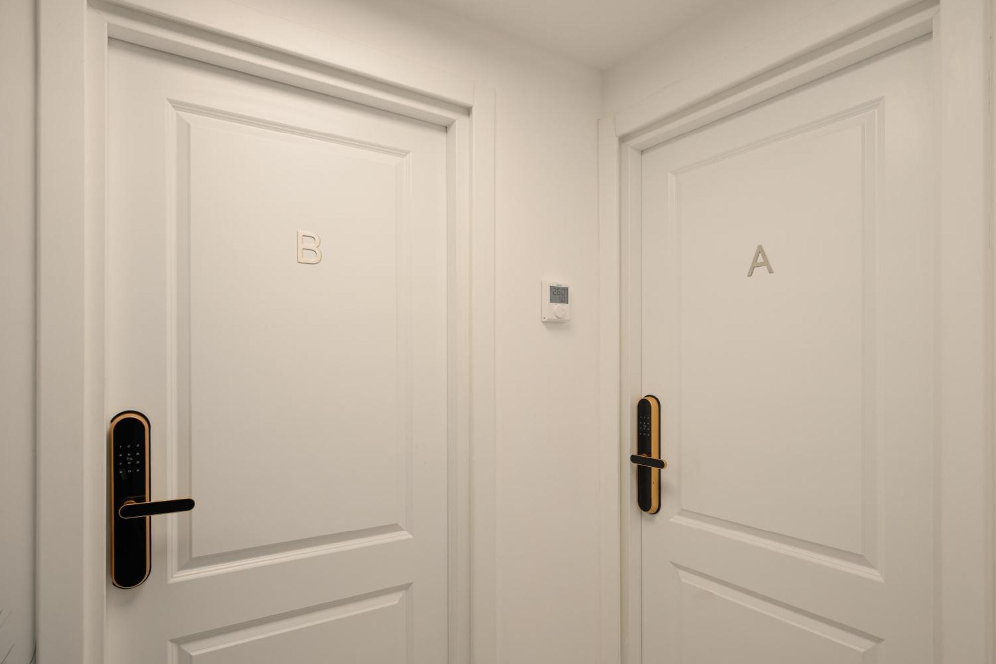 City View - Luxury Apartment A - Old City - Victoriei Bukarest Exterior foto
